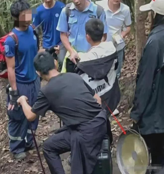 身份曝光网友建议用塔克当地村民发声j9九游会登录男童失联第六天：父母(图6)